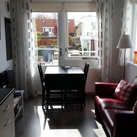 Homestay Bij Aelita Den Burg Kültér fotó