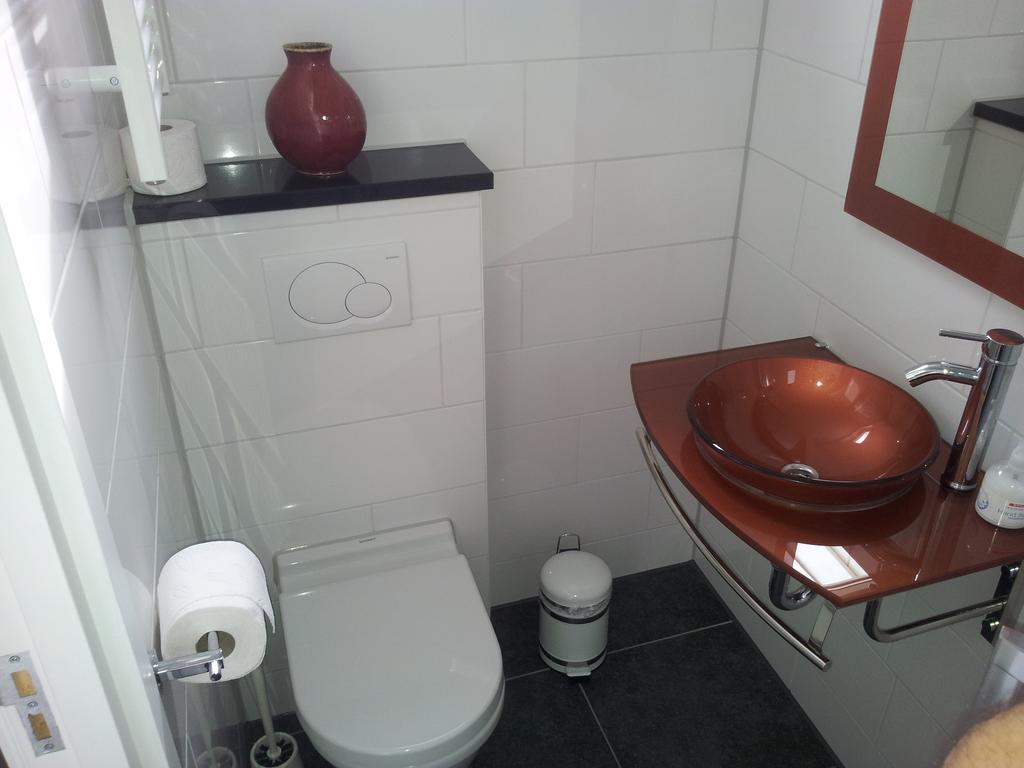 Homestay Bij Aelita Den Burg Szoba fotó