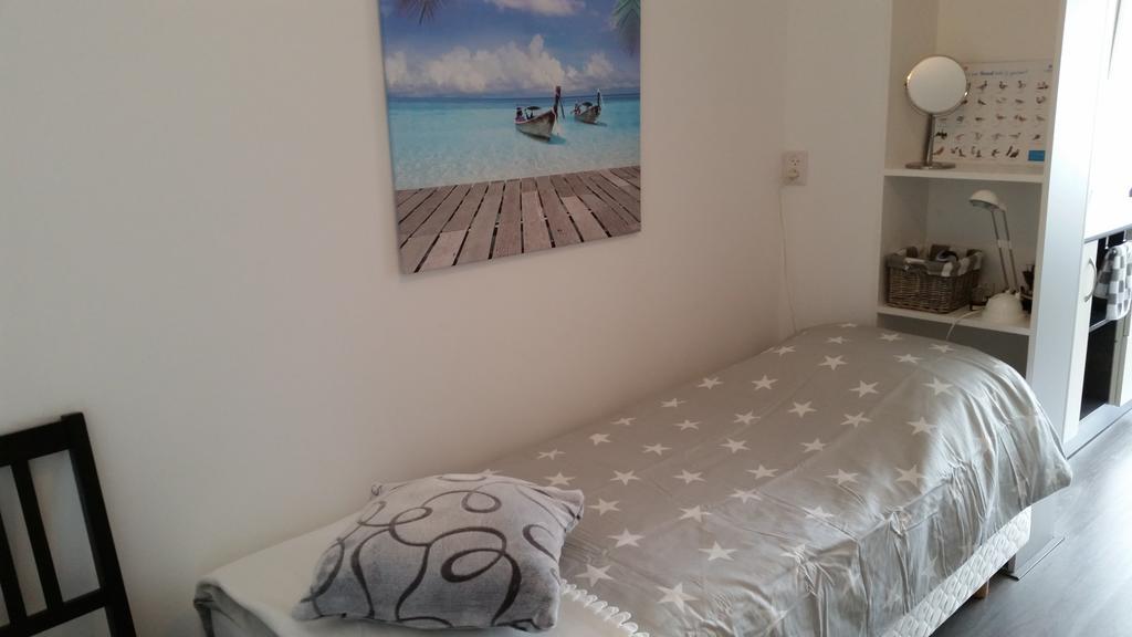 Homestay Bij Aelita Den Burg Kültér fotó